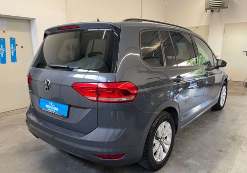 Volkswagen Touran, 2021 3