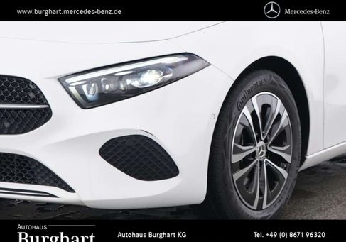 Mercedes-Benz A 180, 2025 3