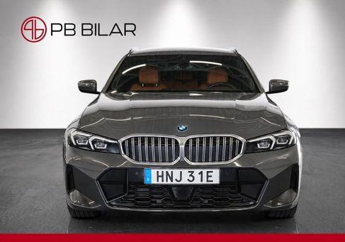 BMW 330, 2025