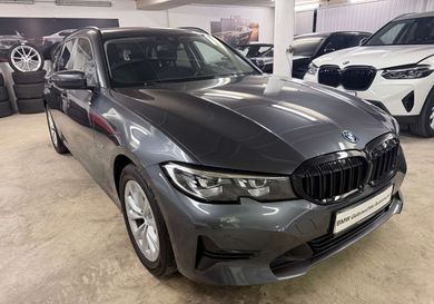 BMW 330, 2022