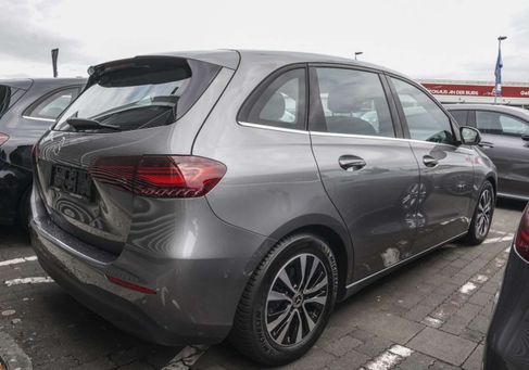 Mercedes-Benz B 180, 2025