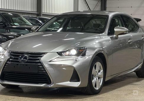 Lexus IS, 2018