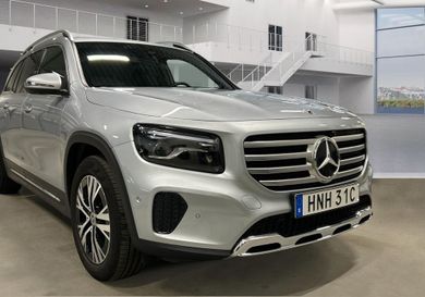 Mercedes-Benz, 2025