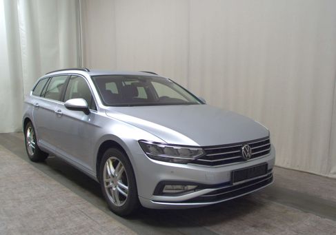 Volkswagen Passat, 2022