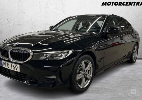 BMW 330, 2022