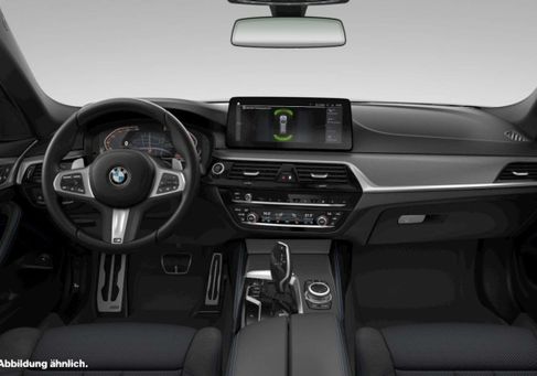 BMW 520, 2022 3
