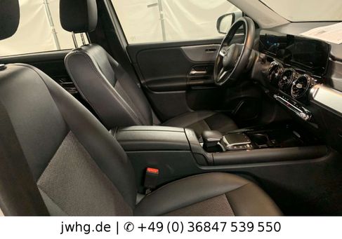 Mercedes-Benz GLB 200, 2021