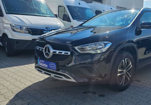 Mercedes-Benz GLA 200, 2023 3