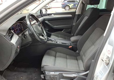 Volkswagen Passat, 2021