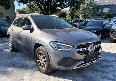 Mercedes-Benz GLA 180, 2021