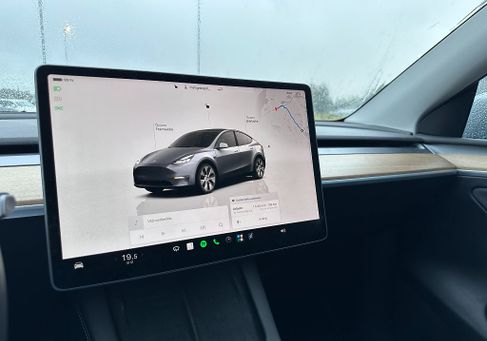 Tesla Model Y, 2023 2