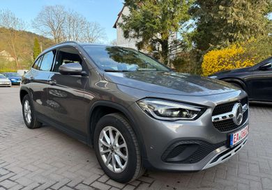 Mercedes-Benz GLA 200, 2021