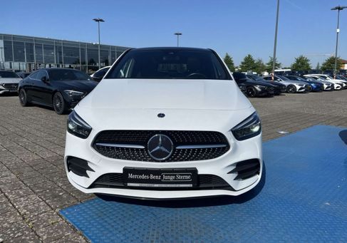 Mercedes-Benz B 220, 2022 3