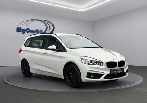 BMW 218, 2017