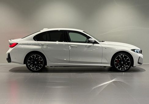 BMW 330, 2025 3