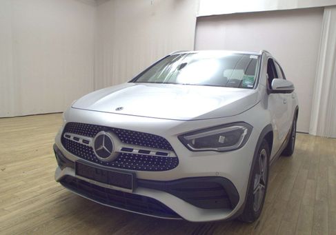 Mercedes-Benz GLA 220, 2022