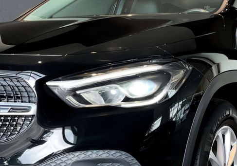 Mercedes-Benz GLA 220, 2021