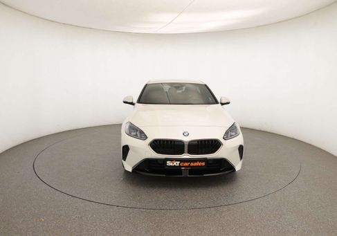 BMW 120, 2025 3