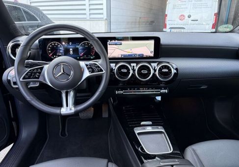 Mercedes-Benz CLA 180, 2024