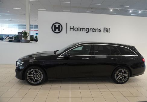 Mercedes-Benz E 300, 2023 3