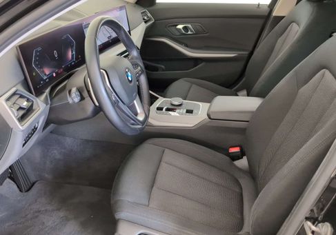 BMW 318, 2022