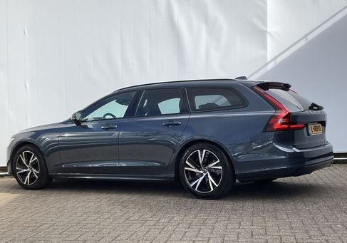 Volvo V90, 2021