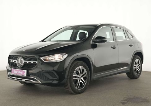 Mercedes-Benz GLA 180, 2022