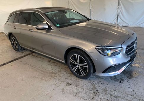 Mercedes-Benz E 220, 2023 2