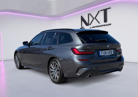 BMW 330, 2022