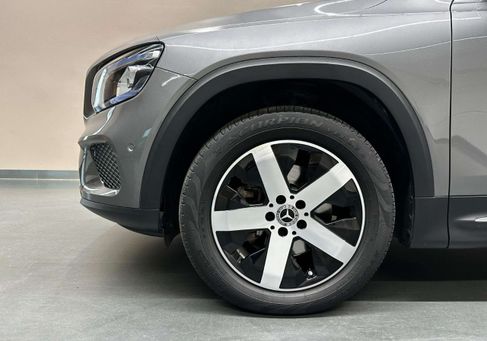 Mercedes-Benz GLB 200, 2023 3