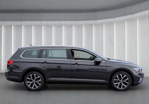 Volkswagen Passat Variant, 2023 3