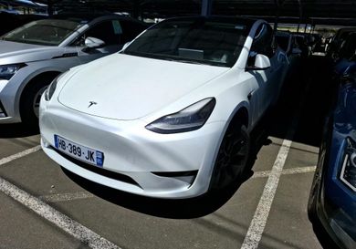 Tesla Model Y, 2025