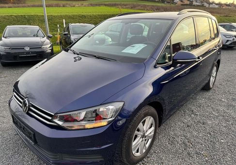 Volkswagen Touran, 2021 3