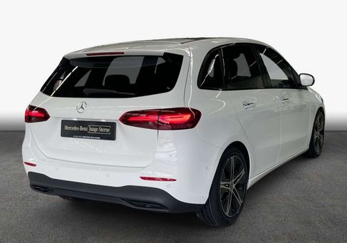 Mercedes-Benz B 200, 2025
