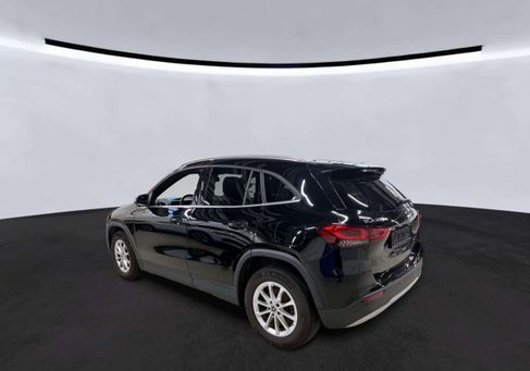 Mercedes-Benz GLA 250, 2022