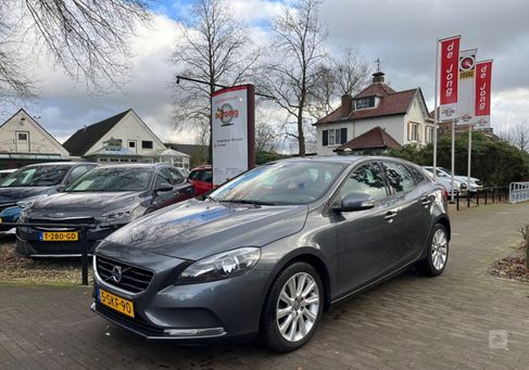 Volvo V40, 2013