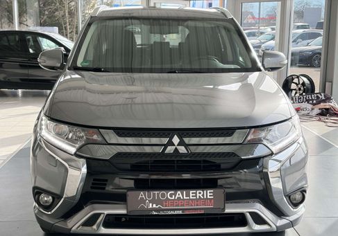 Mitsubishi Outlander, 2020