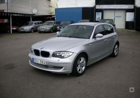 BMW 118, 2009