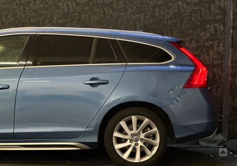 Volvo V60, 2015