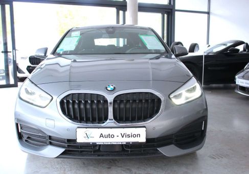 BMW 118, 2022