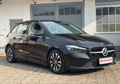 Mercedes-Benz B 180, 2023