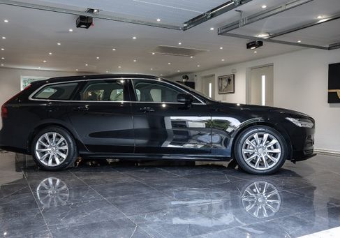 Volvo V90, 2022