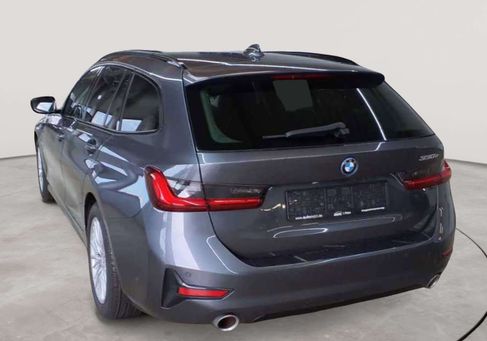 BMW 330, 2022