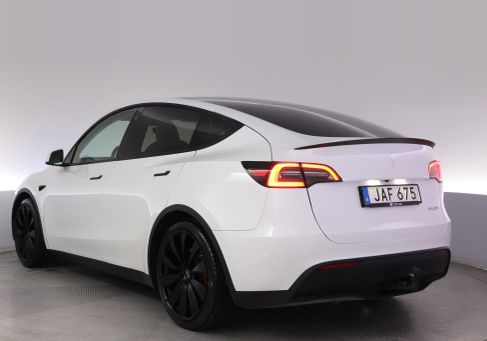 Tesla Model Y, 2023 3