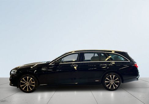 Mercedes-Benz E 300, 2022 3