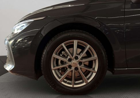 Volkswagen Golf, 2024 3