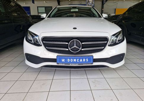 Mercedes-Benz E 220, 2019 3