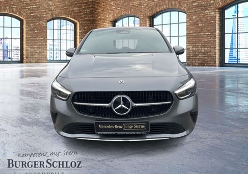 Mercedes-Benz B 180, 2025