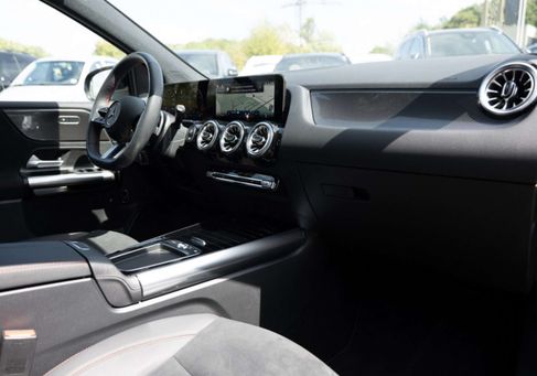Mercedes-Benz B 200, 2025 3