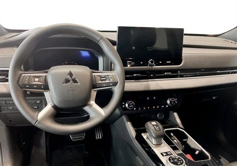 Mitsubishi, 2025